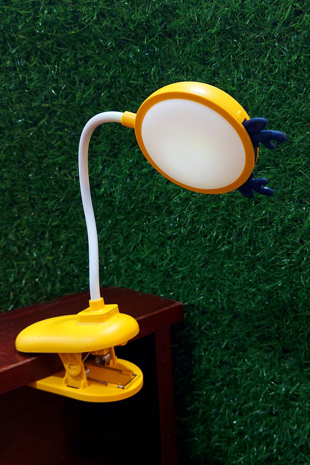 flexible study lamp with clip